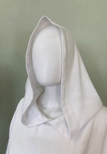HOODED COLLAR CLOSE UP